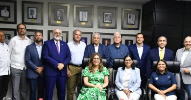 Equipos de LIDOM reeligen a unanimidad a Vitelio Mejía