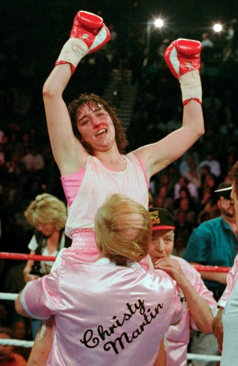 Christy Martin fue campeona mundial cuando obtuvo el título femenino superwélter