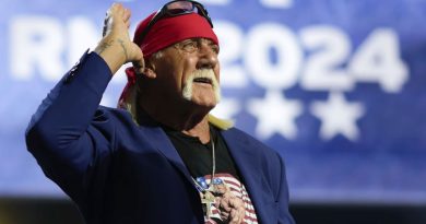 Decenas se reúnen en iglesia de Florida para el funeral de Hulk Hogan
