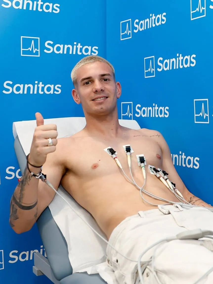 Franco Mastantuono, durante la revisión médica con el Real Madrid. 