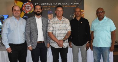 El Salón de la Fama del Béisbol Latino ilumina Puerto Plata