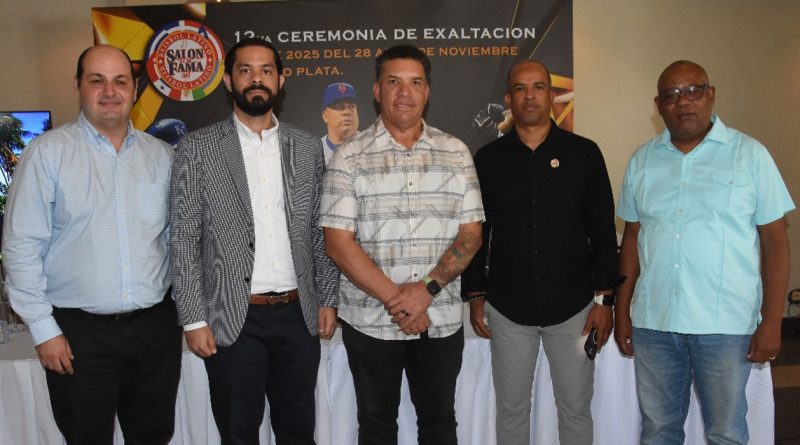 El Salón de la Fama del Béisbol Latino ilumina Puerto Plata