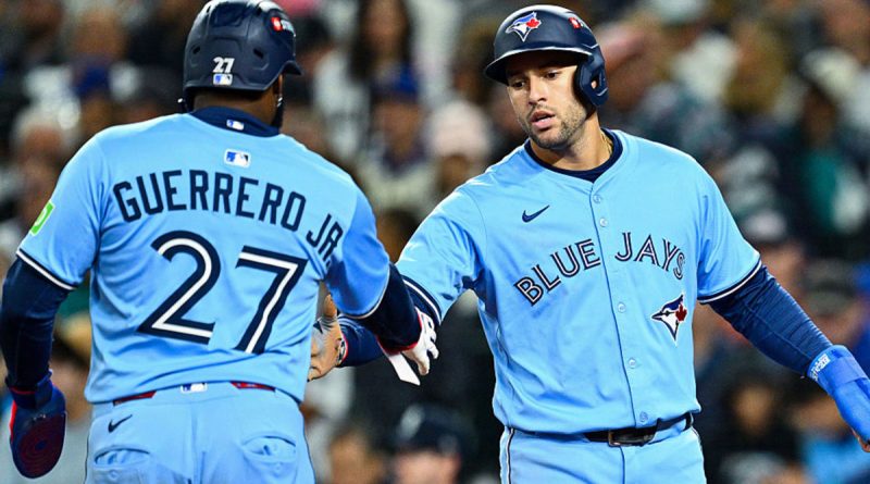 Toronto aplasta a Seattle con cinco jonrones y sigue con vida