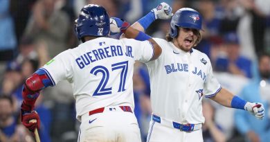 Toronto brilla en casa y castiga a los Dodgers