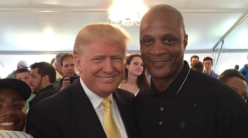 Donald Trump indulta al exjugador de MLB Darryl Strawberry
