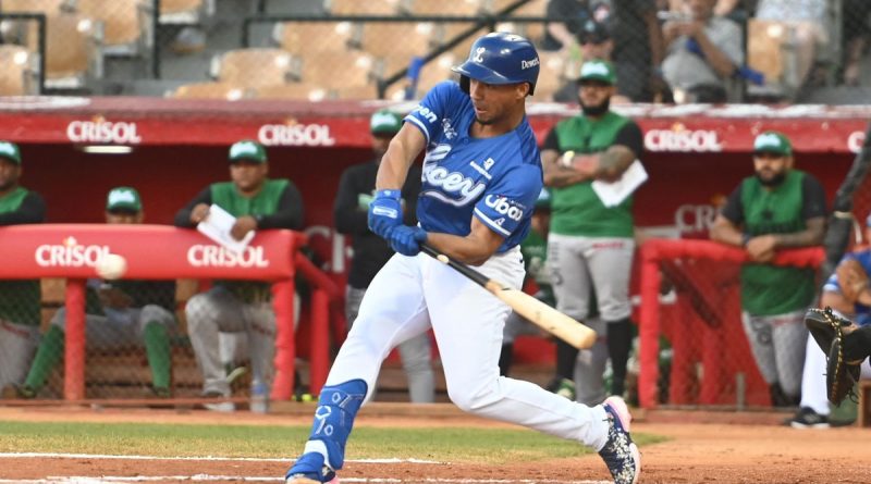 Francisco Mejía lidera triunfo del Licey con tres dobles