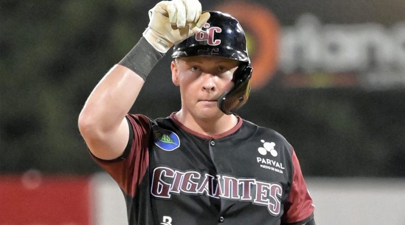 Jake Holton volvió a ser determinante para los Gigantes del Cibao