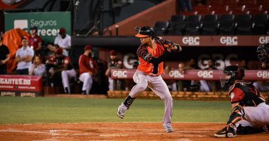 Sergio Alcántara guía el triunfo de Toros del Este 6-5 ante Gigantes. Eloy Jiménez iguala récord histórico y el equipo ya roza el pase a la Serie Final.