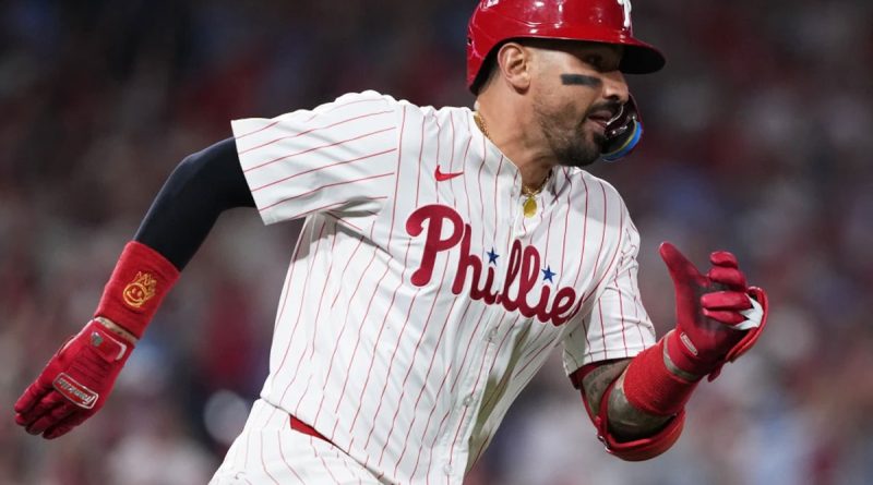 Padres de San Diego firman a Filis Nick Castellanos