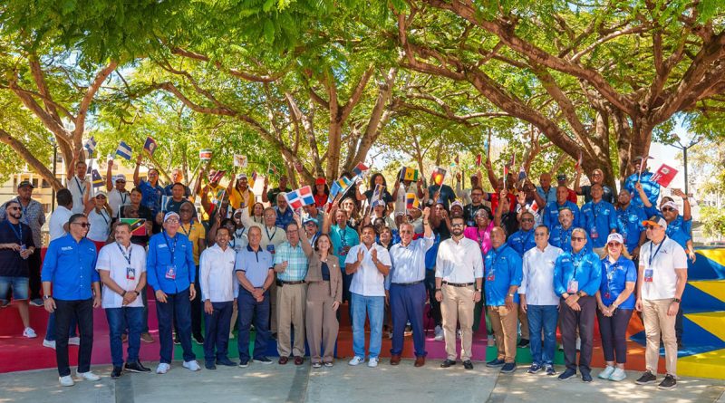 Carolina lidera bienvenida a delegaciones de Santo Domingo 2026