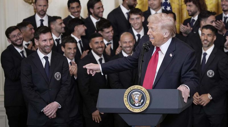 Trump: ¿Quién es mejor, Pelé o Messi? Yo creo que Messi"