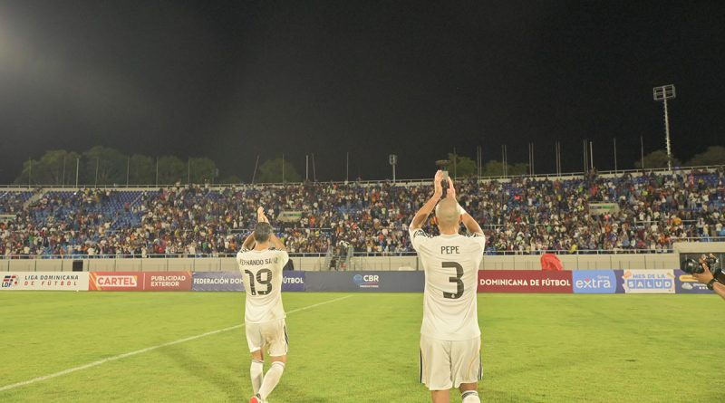 Un histórico empate entre Leyendas del Real Madrid y Barça