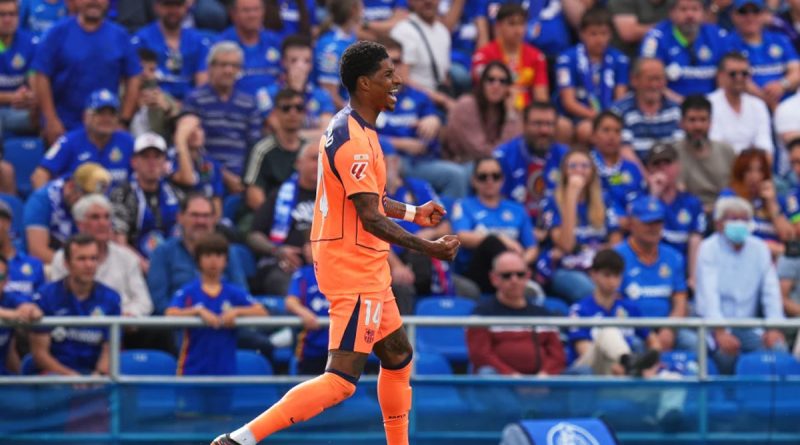 El Barcelona vence al Getafe y acaricia La Liga