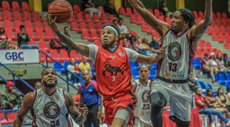 Los Gigantes imponen su ley en el San Carlos tras derrotar a los Leones