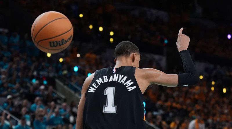 Wembanyama gana el Jugador Defensivo del Año por unanimidad