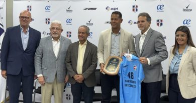 Desde la izqueirda Marcelo Neveleff, Ángel Baliño, José Francisco Deschamps, Miguel Lloyd, Lalo Rodríguez y Yelena Hazim. Foto William Aish