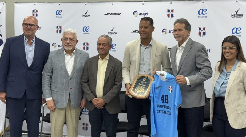 Desde la izqueirda Marcelo Neveleff, Ángel Baliño, José Francisco Deschamps, Miguel Lloyd, Lalo Rodríguez y Yelena Hazim. Foto William Aish
