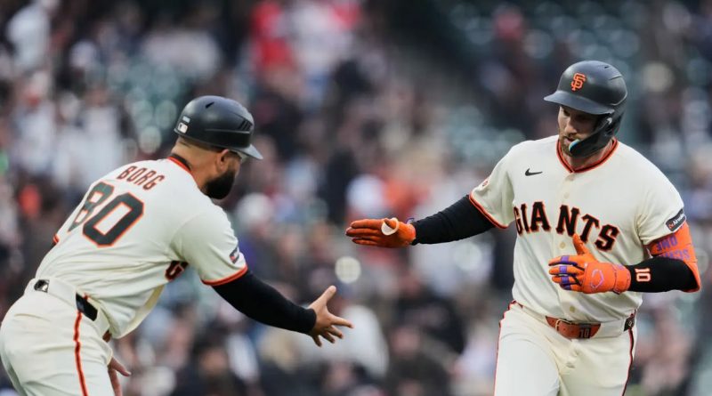 Los Gigantes reasignan a Héctor Borg tras costosos errores en la tercera base