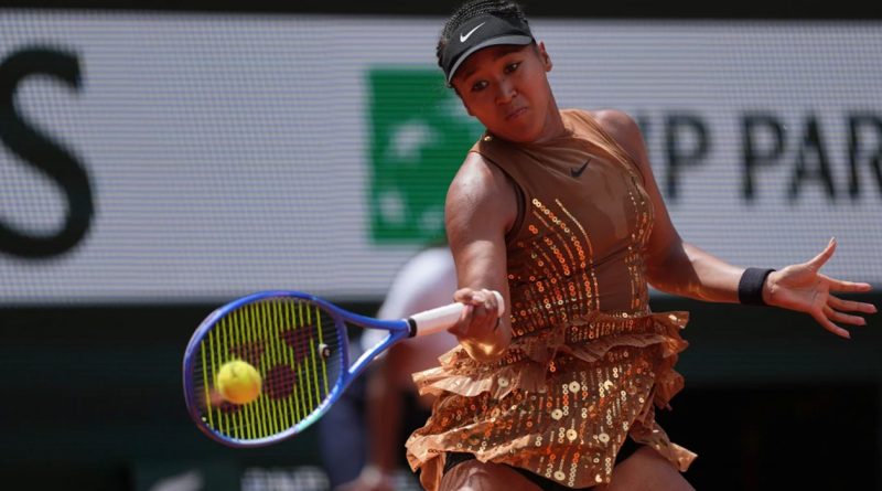 Naomi Osaka avanza a octavos en Roland Garros con estilo propio