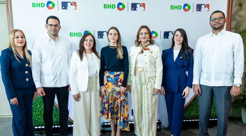 Gracibel Tineo, Alberto Mencía, Elaine Romano, Ángela Samper, Josefina González, Kenyi Messina y Carlos Gómez