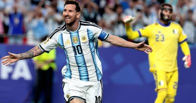 Messi marca hat-trick ante Argelia e iguala récord de Klose