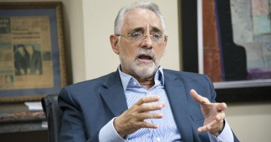 Vitelio Mejía responde a demanda sobre finanzas de Lidom