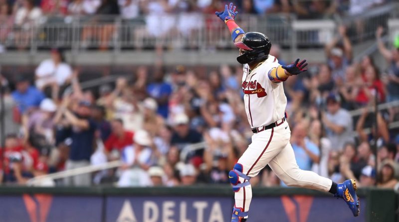 Ronald Acuña Jr. conecta cuadrangular y guía la remontada de los Bravos
