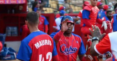 Cuba derrota a República Dominicana y clasifica invicta en béisbol