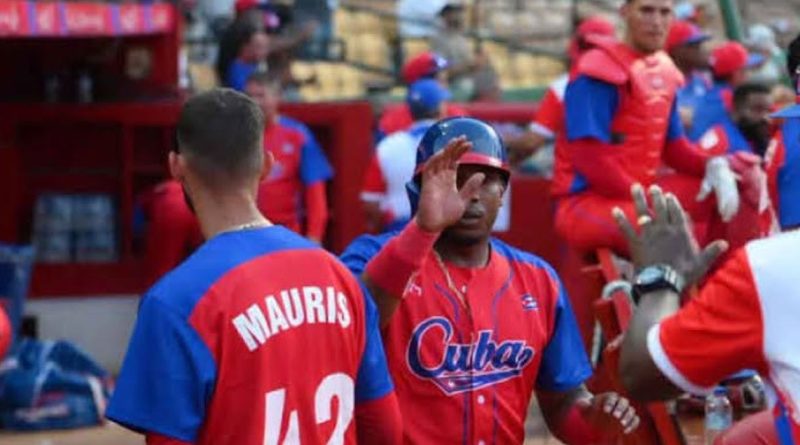 Cuba derrota a República Dominicana y clasifica invicta en béisbol