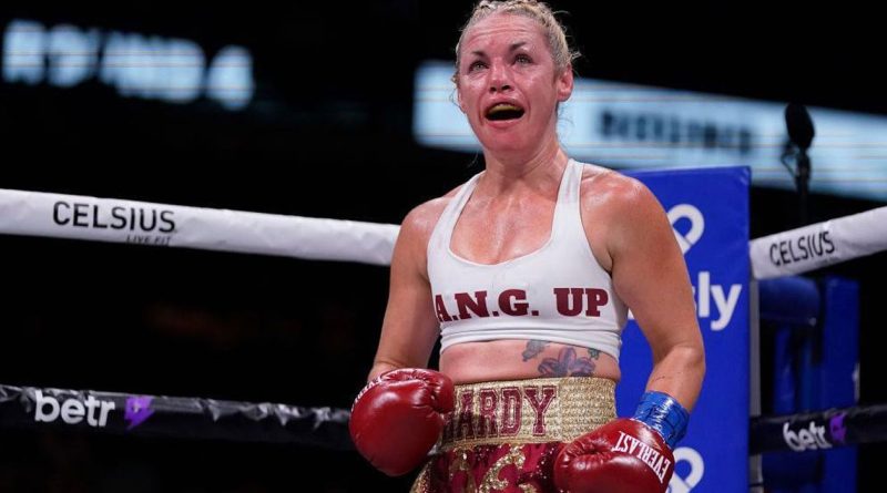 Boxeadora Heather Hardy demanda a la promotora de Jake Paul