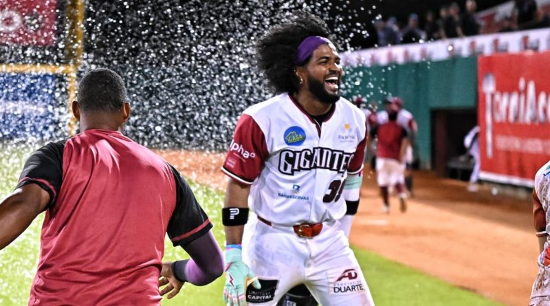 Gigantes del Cibao dejan tendidos en el terreno a los Toros del Este