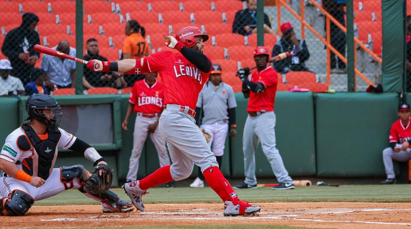Leones superan 15-11 a Toros en un festival ofensivo LIDOM