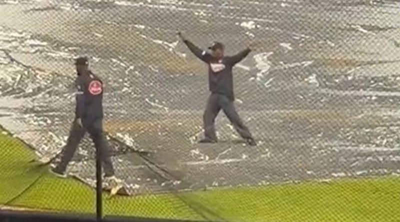 Lluvia suspende el partido entre Águilas y Estrellas en Santiago