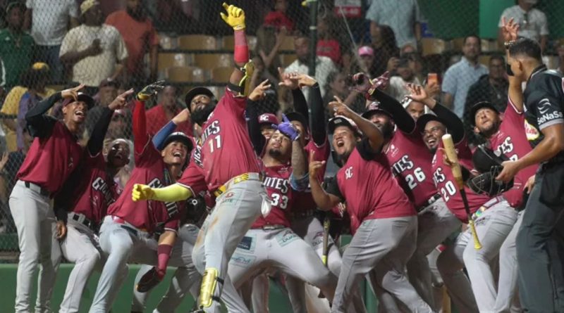 Marcell Ozuna conecta grand slam y Gigantes vencen al Escogido