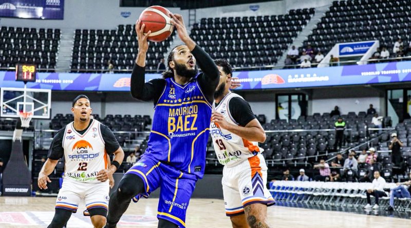 Mauricio Báez pega primero en semifinales TBS 2026