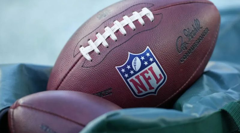NFL suspende a un árbitro dos partidos por insultar al ala cerrada Trey McBride de Arizona