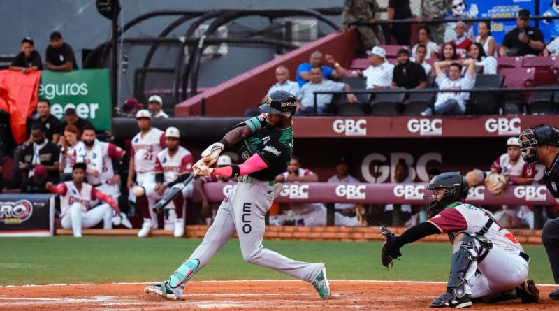 Raimel Tapia y Reid VanScoter MVP de la semana LIDOM