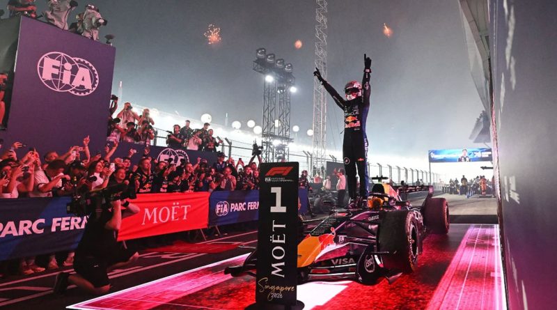 Verstappen reina en Singapur y Antonelli roza el título F1